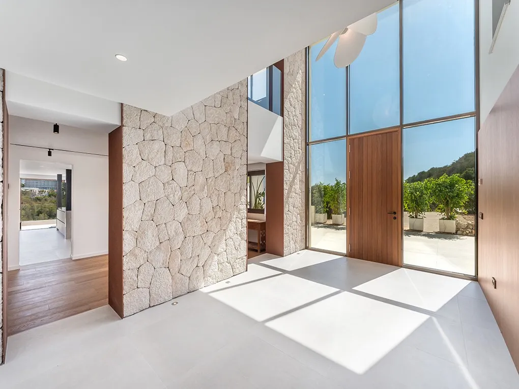 Nybygget villa i puristisk stil på den første havlinje-11