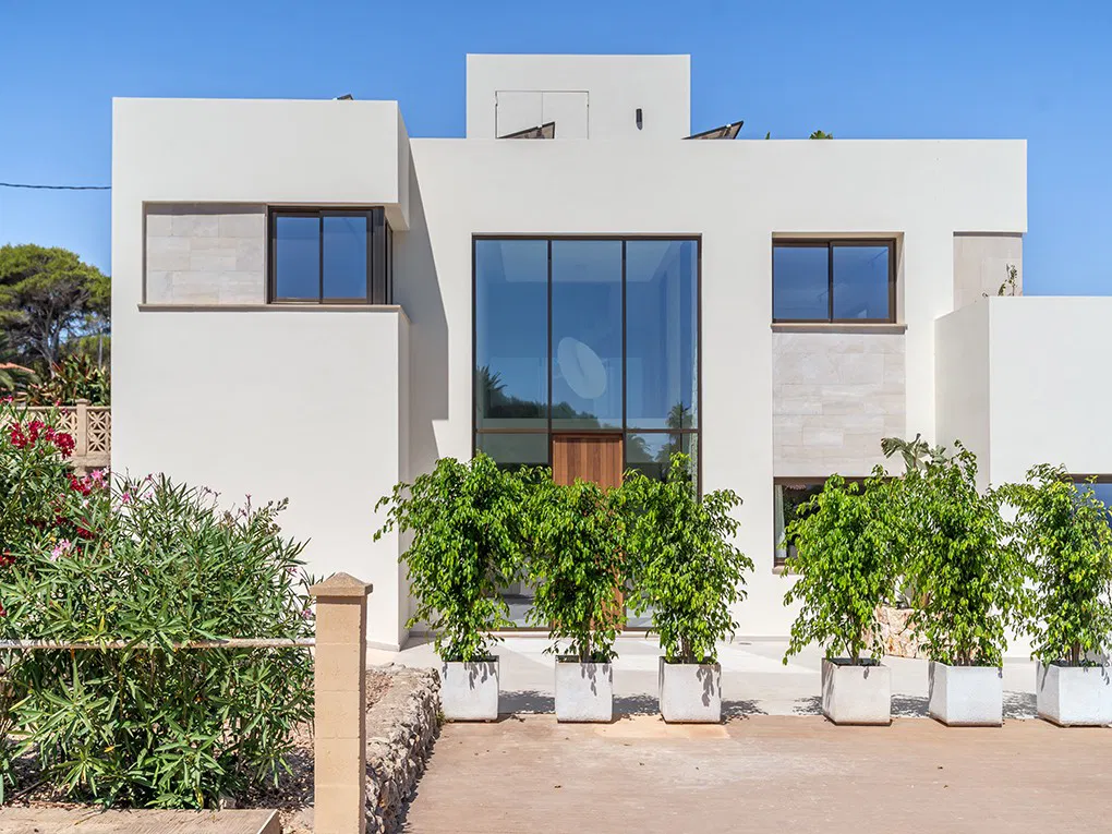 Villa di nuova costruzione in stile purista sul lungomare-13