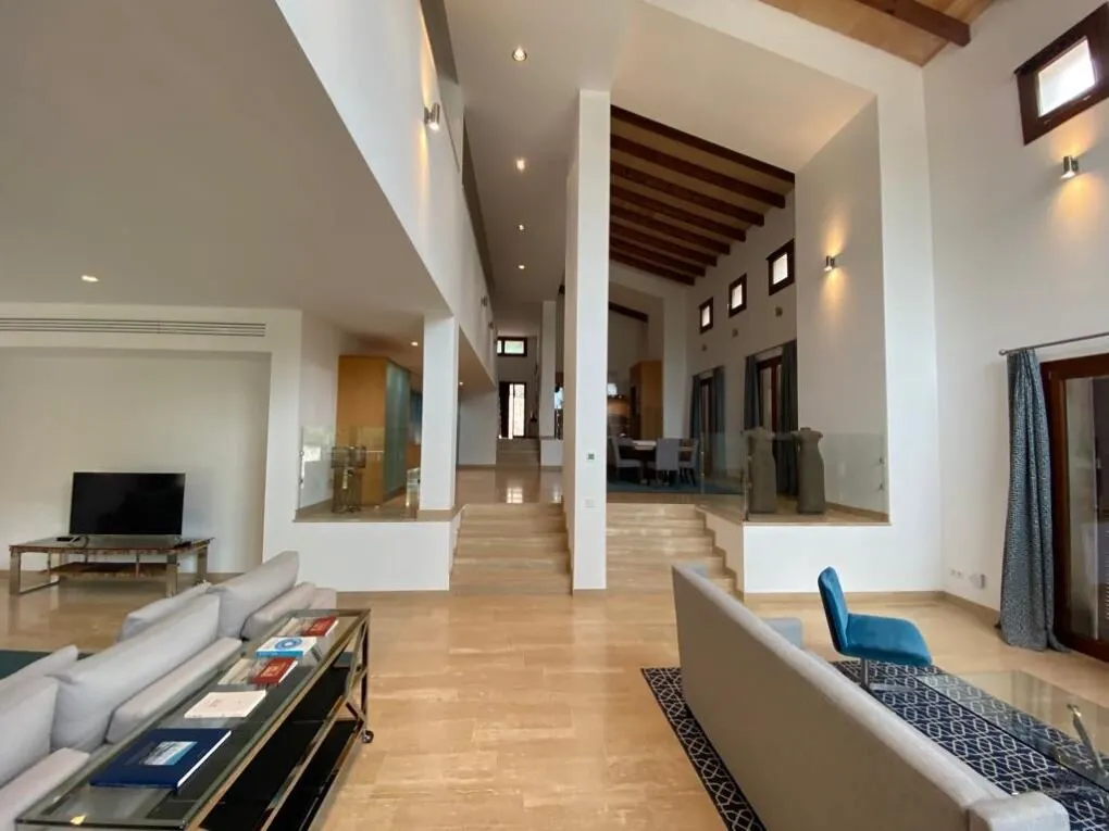 Fantástica villa con orientación al sur-4