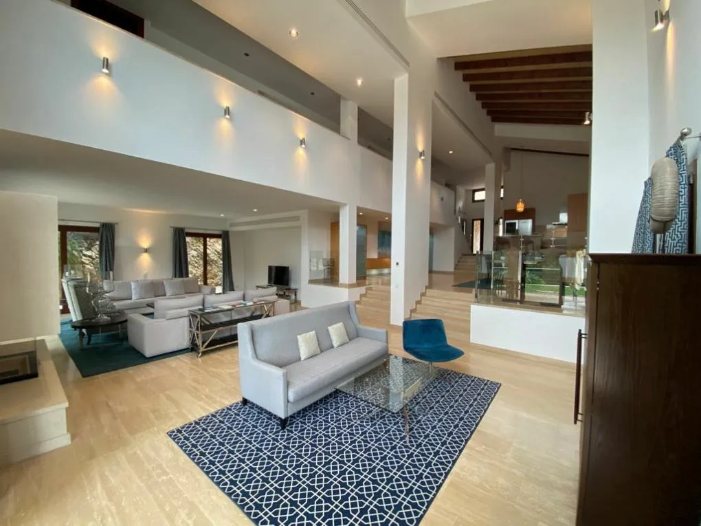 Fantástica villa con orientación al sur-3