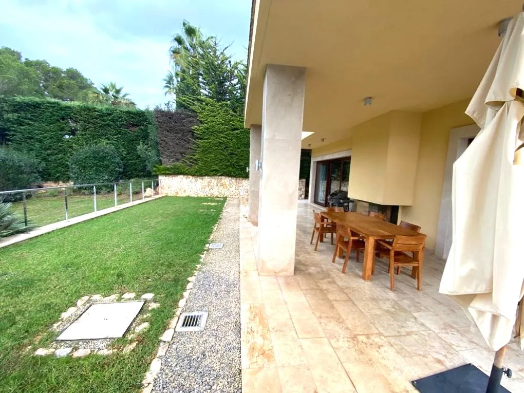 Fantástica villa con orientación al sur-7