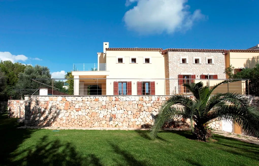 Fantástica villa con orientación al sur-10