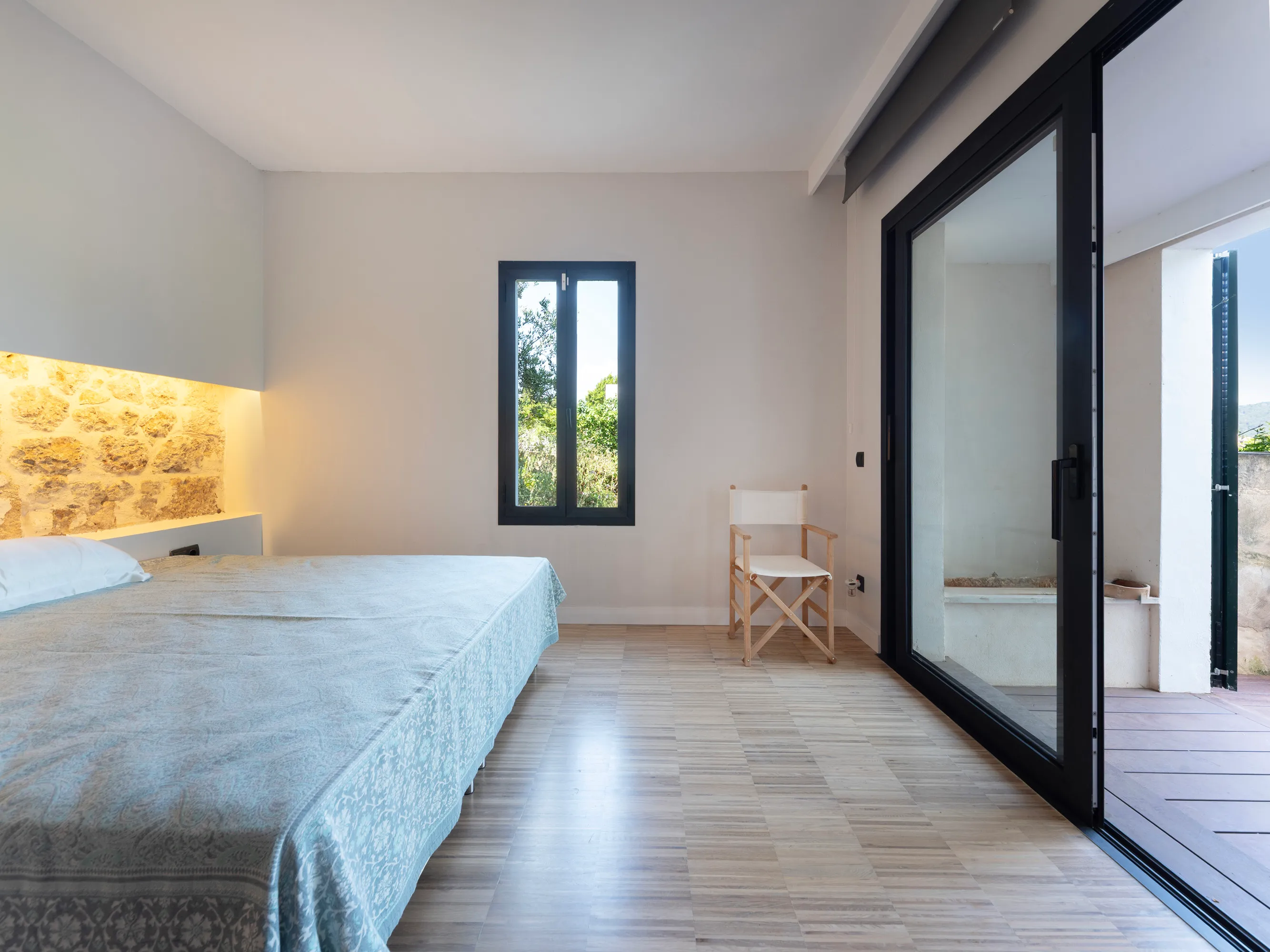 Stylish Garden Apartment with Pool in Establiments-7