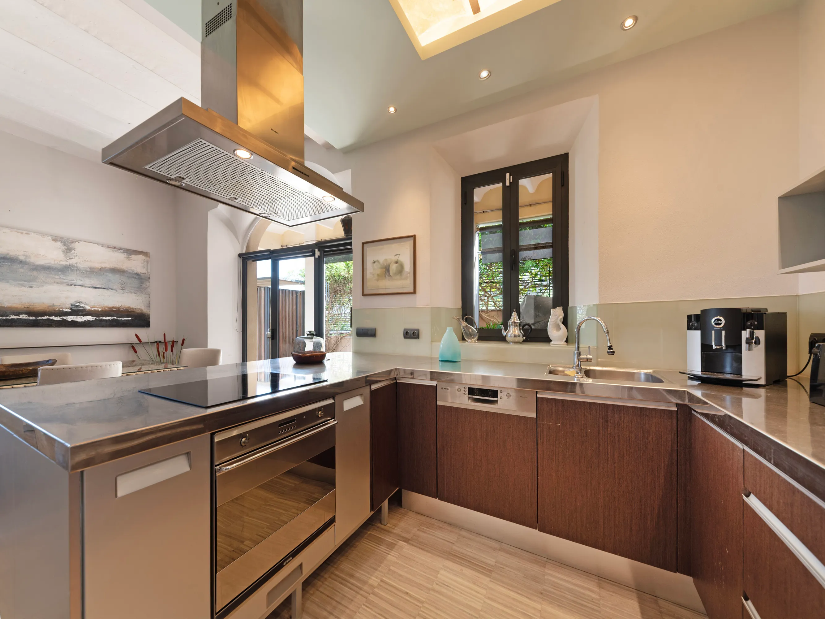 Stylish Garden Apartment with Pool in Establiments-6