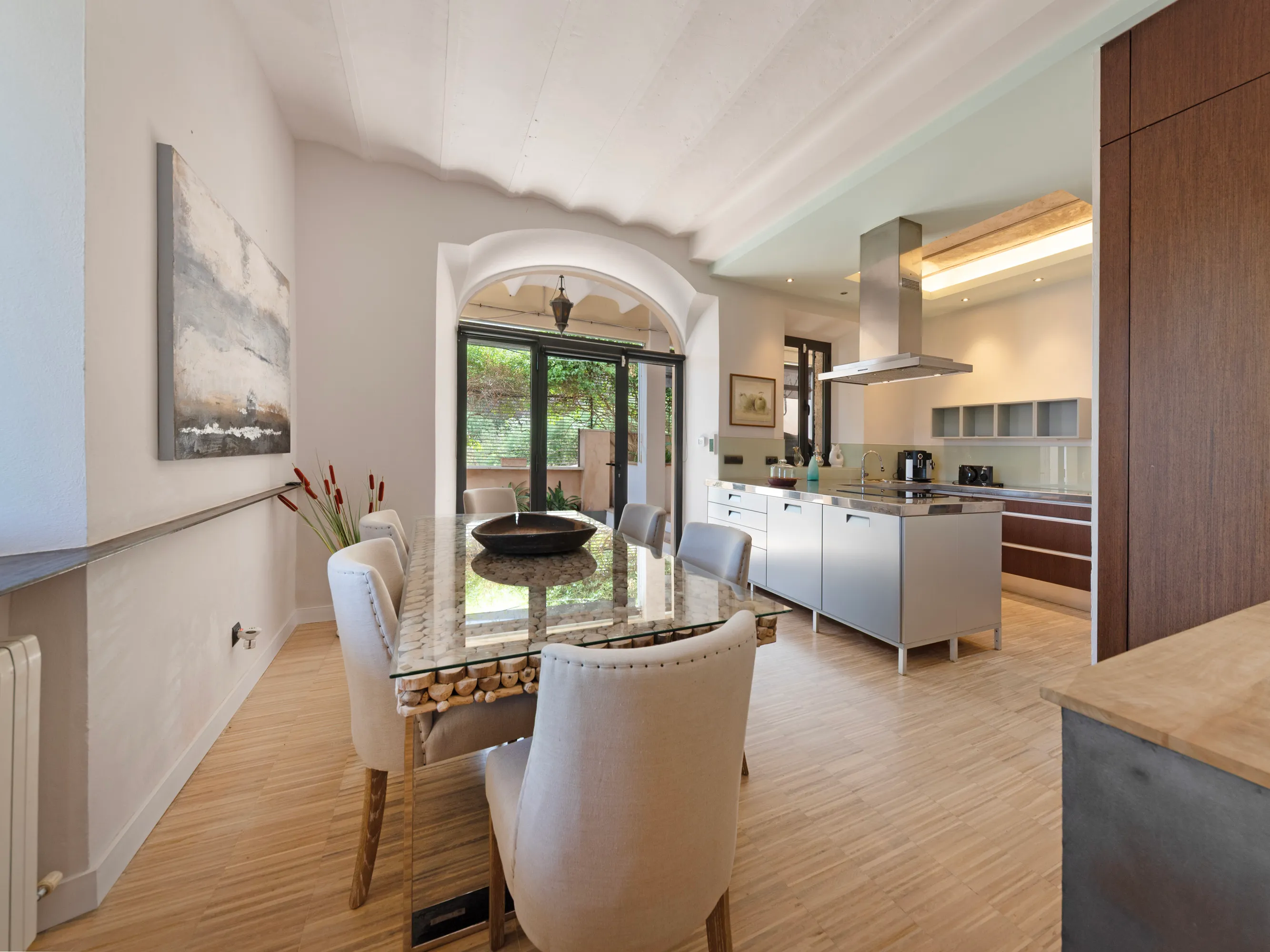 Stylish Garden Apartment with Pool in Establiments-5