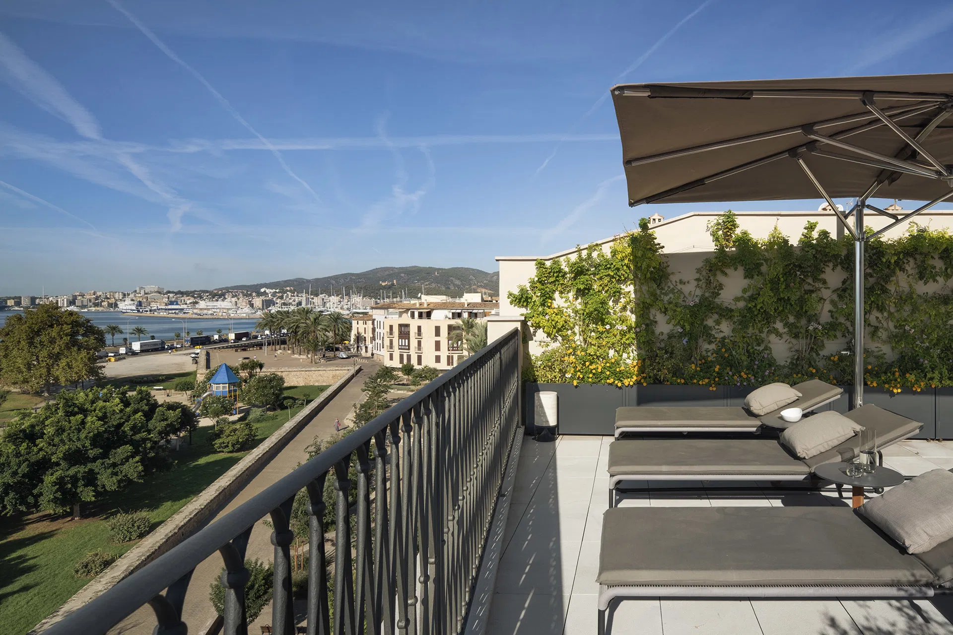 Vila exclusiva i luxosa davant de la platja a Calatrava-27