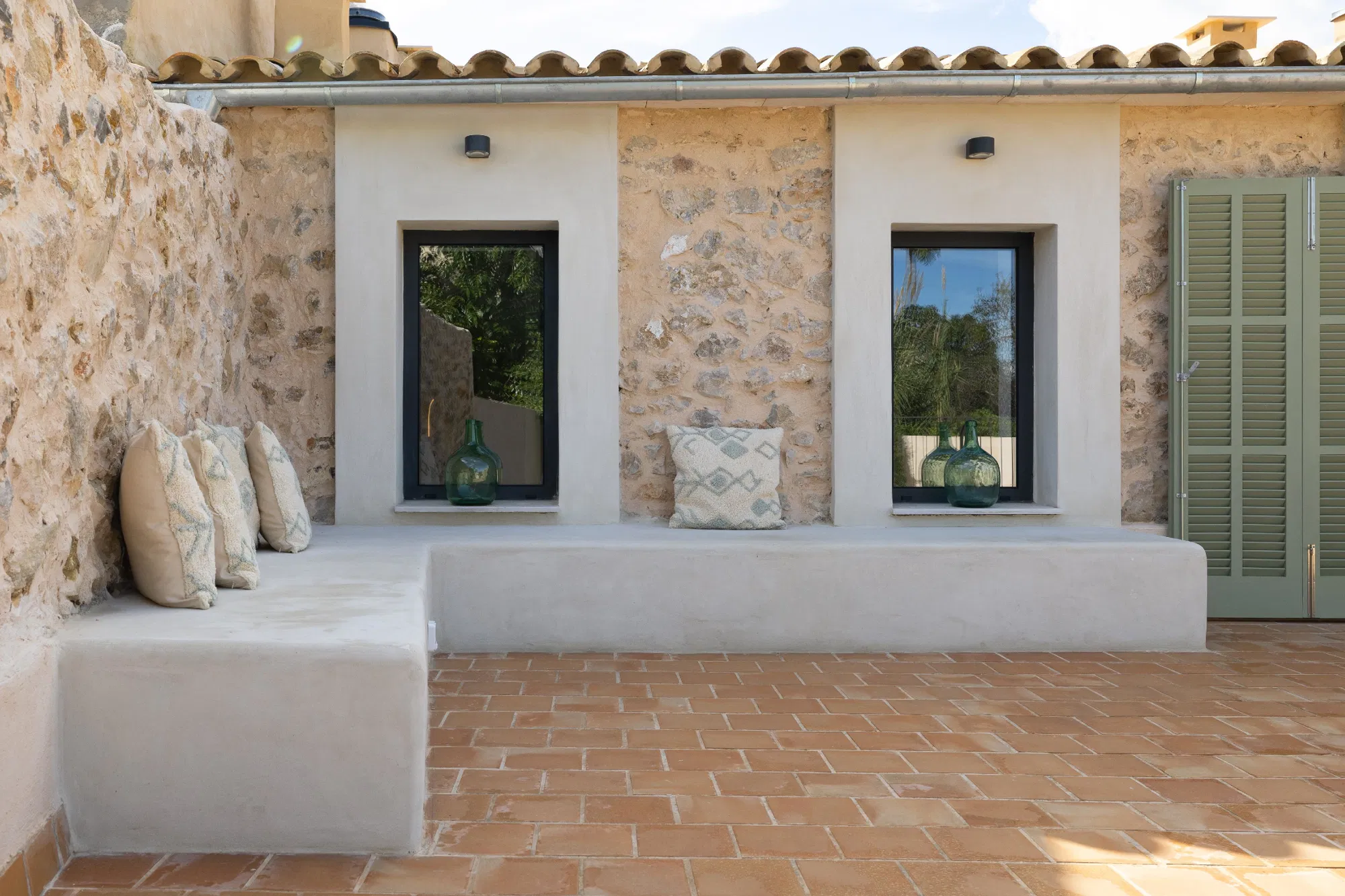 Casa de poble espaiosa amb piscina i vistes panoràmiques de la muntanya-18