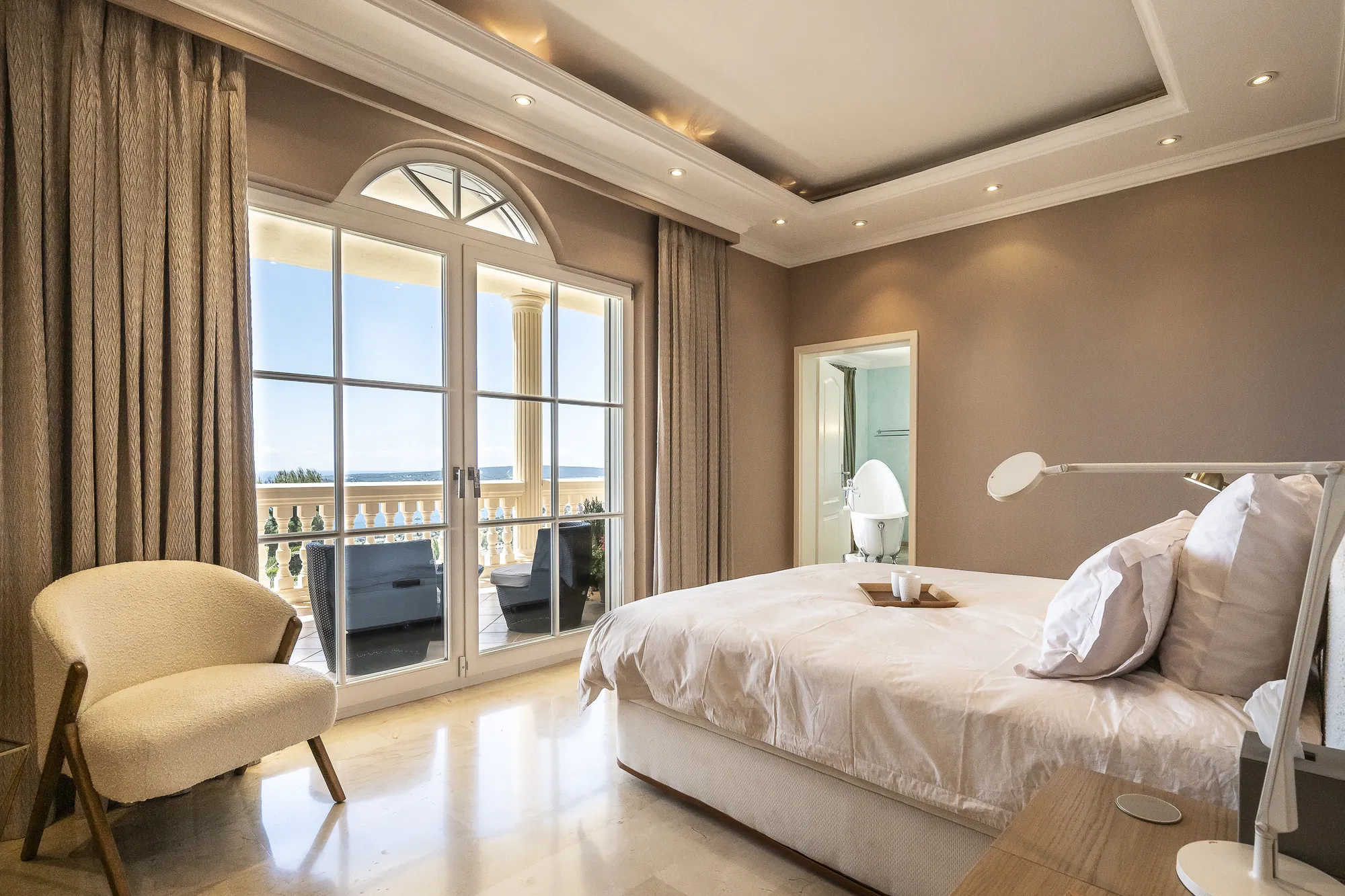 Mediterrane villa met spectaculair uitzicht op zee-13
