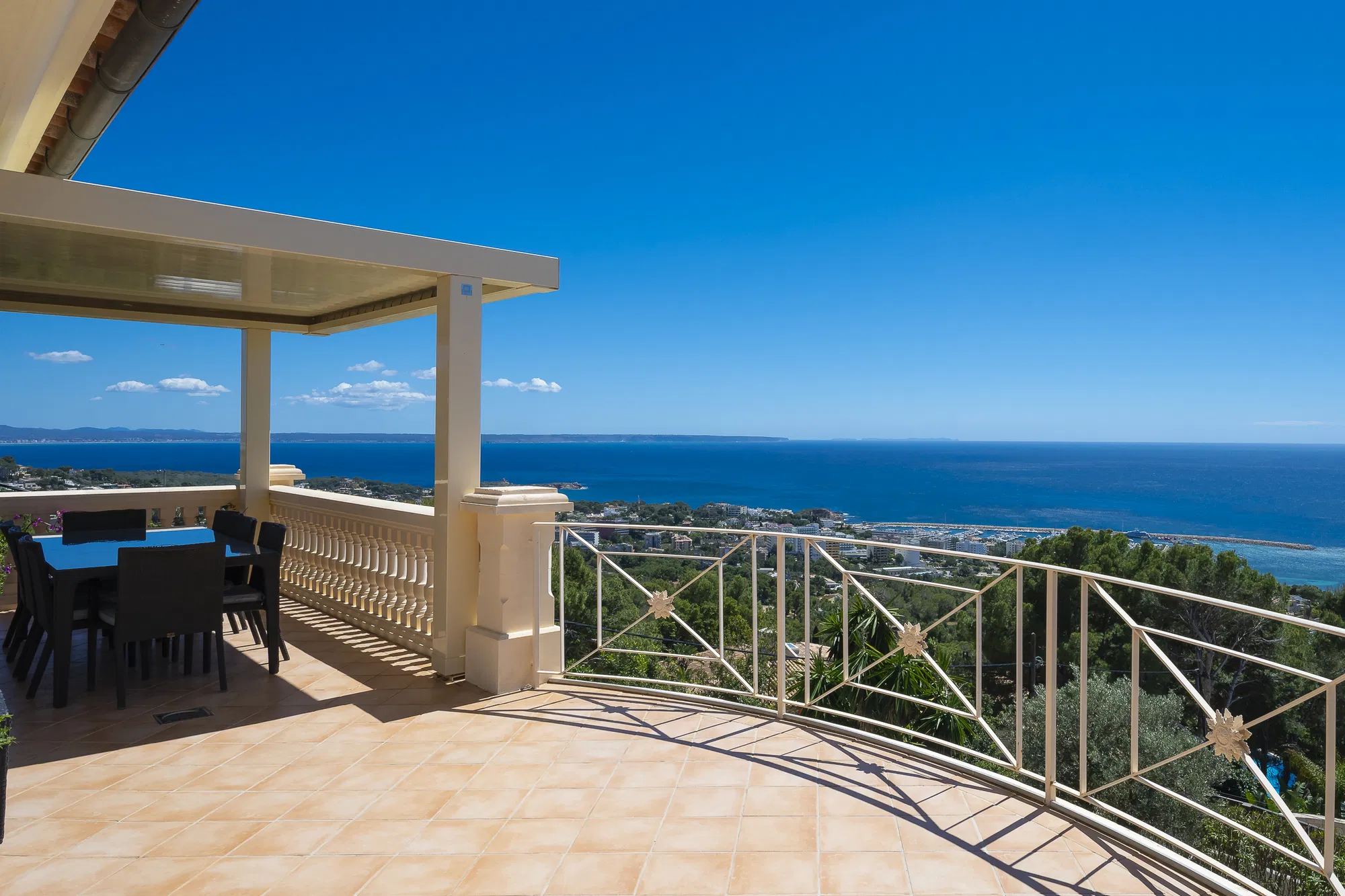 Mediterrane villa met spectaculair uitzicht op zee-28