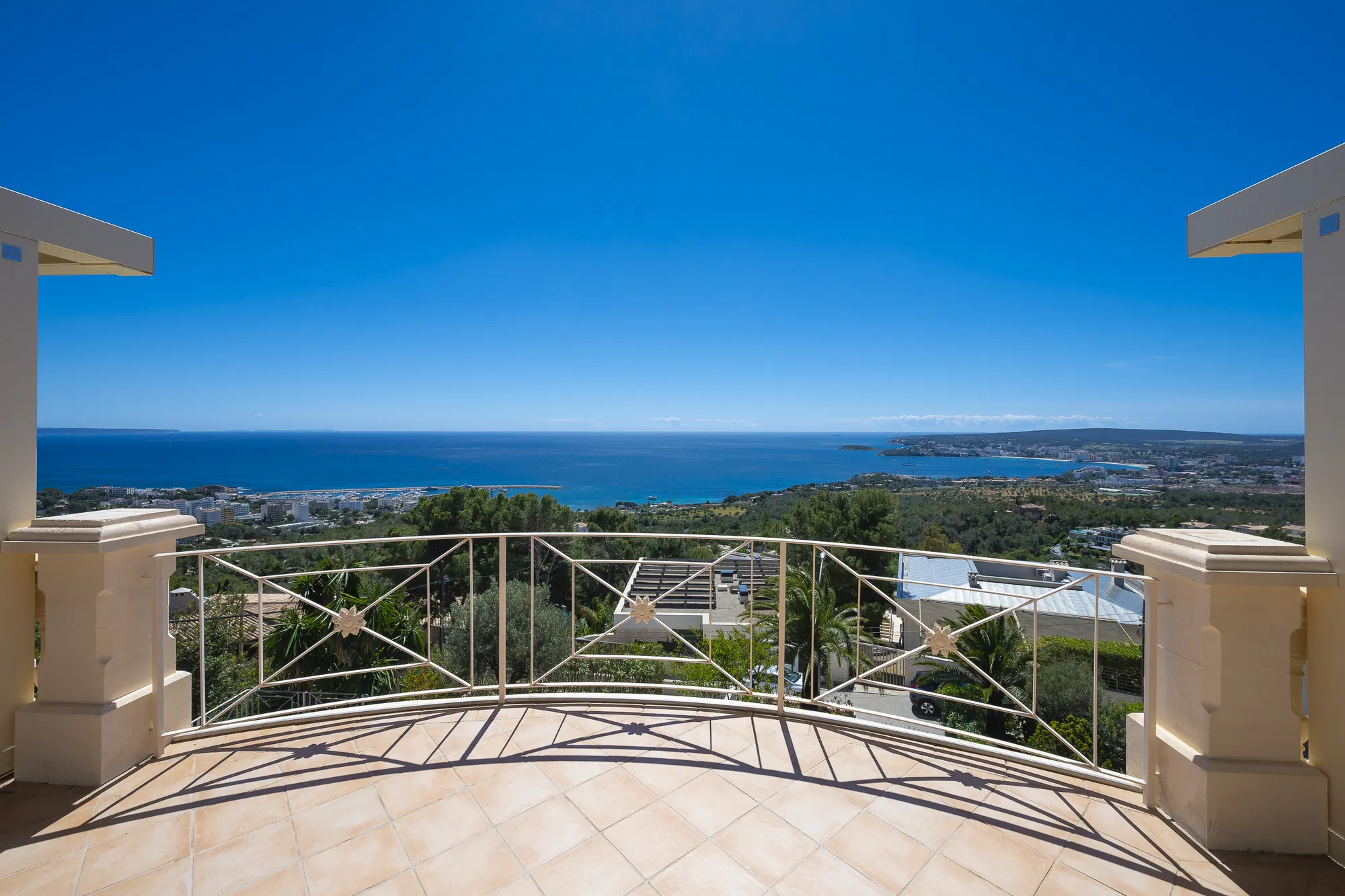Mediterrane villa met spectaculair uitzicht op zee-3