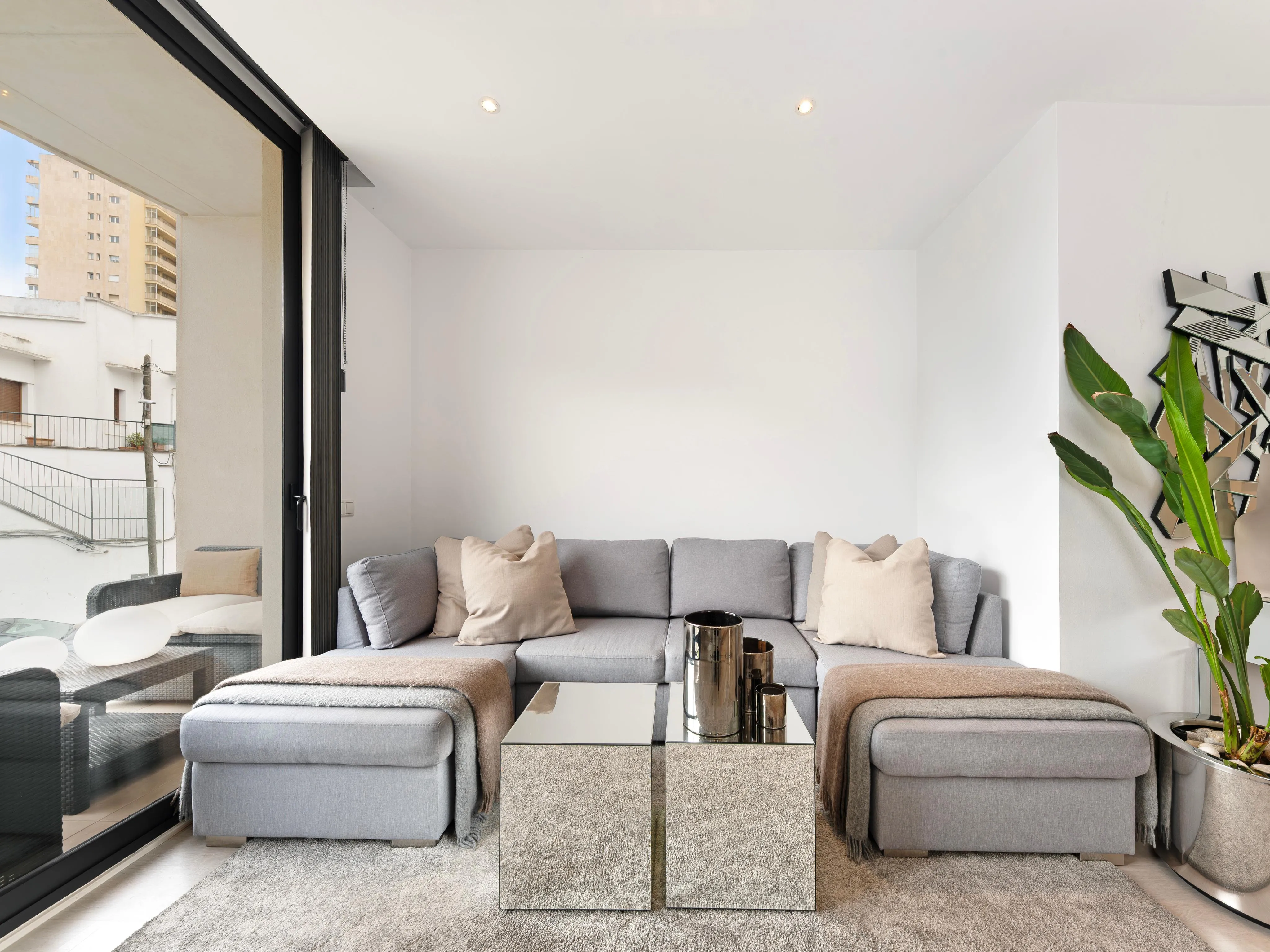 A sunny winter in a modern apartment in Cala Major's second sealine-4