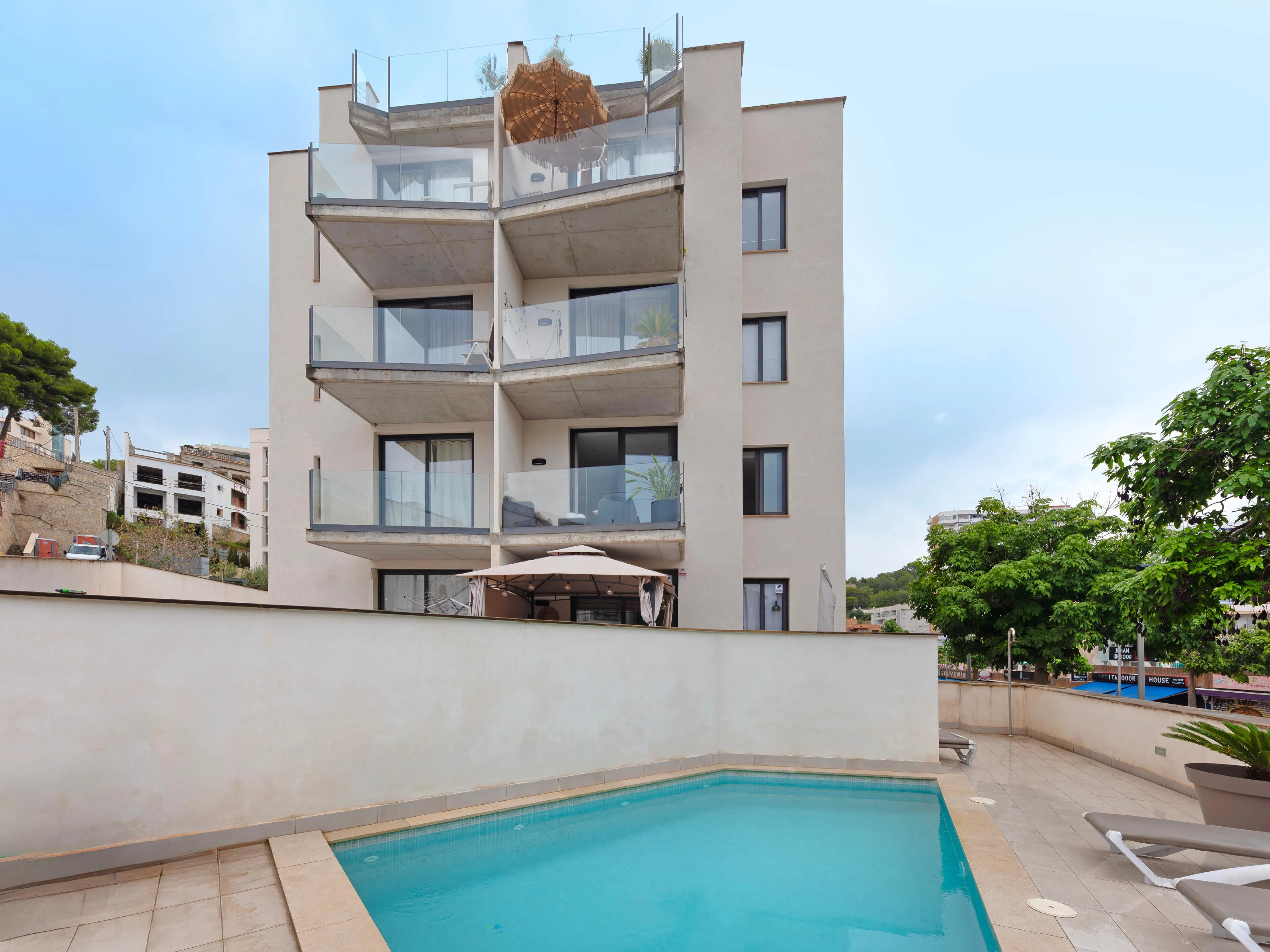 A sunny winter in a modern apartment in Cala Major's second sealine-15