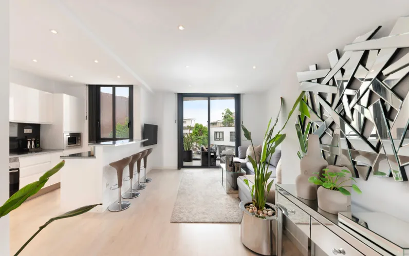 A sunny winter in a modern apartment in Cala Major's second sealine