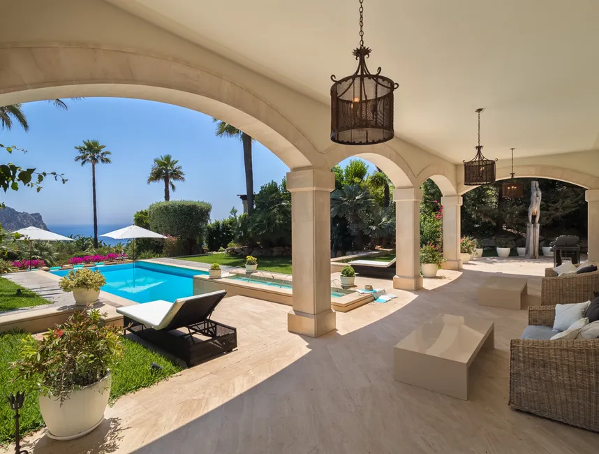 An Exclusive Mediterranean Retreat Above Puerto de Andratx-5