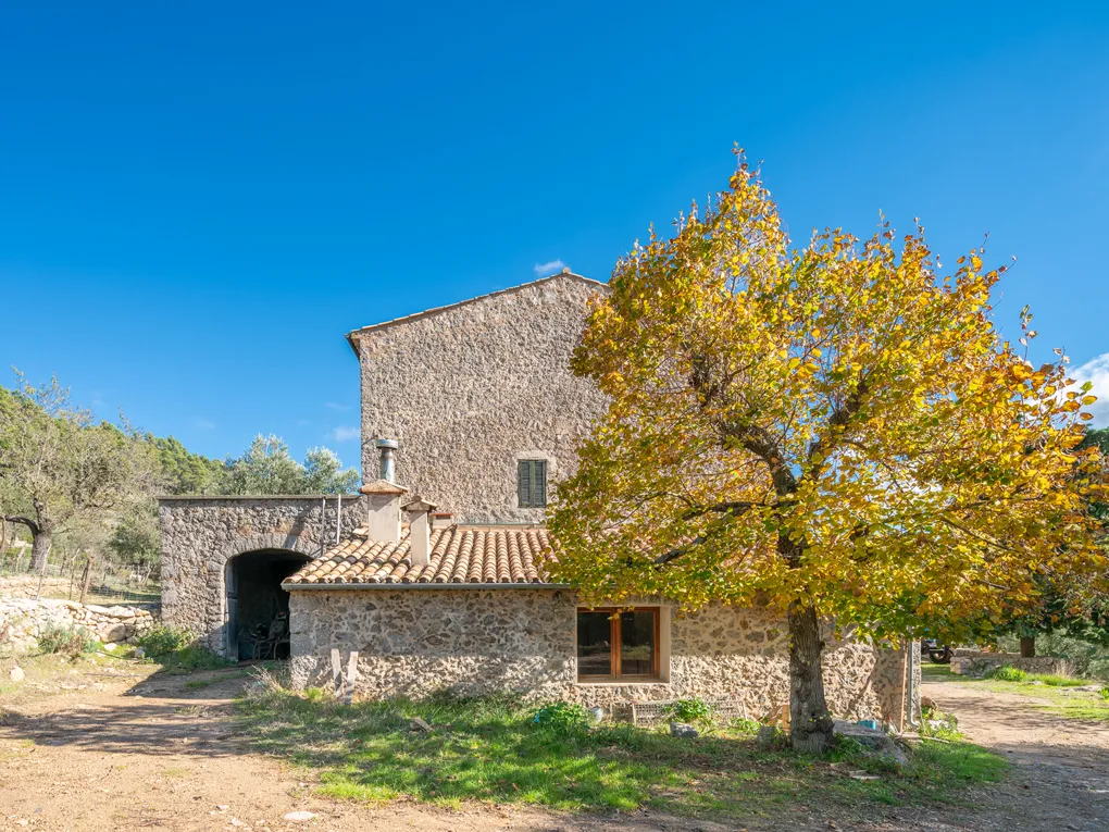 Spectacular Majorcan manor with mountain views-2