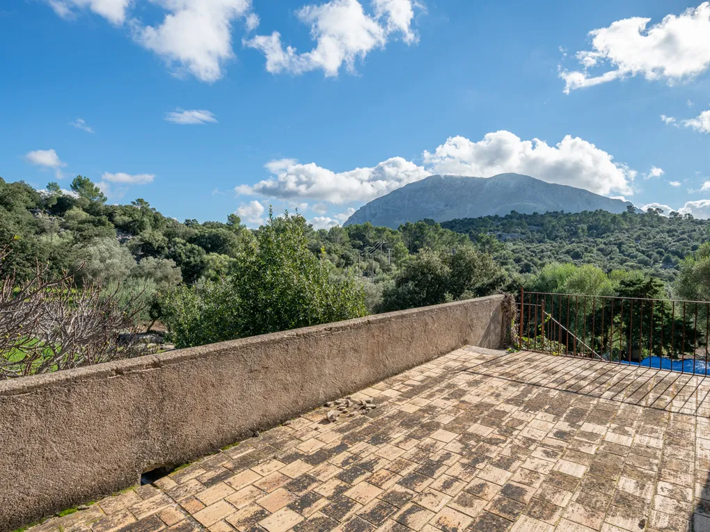 Spectacular Majorcan manor with mountain views-6