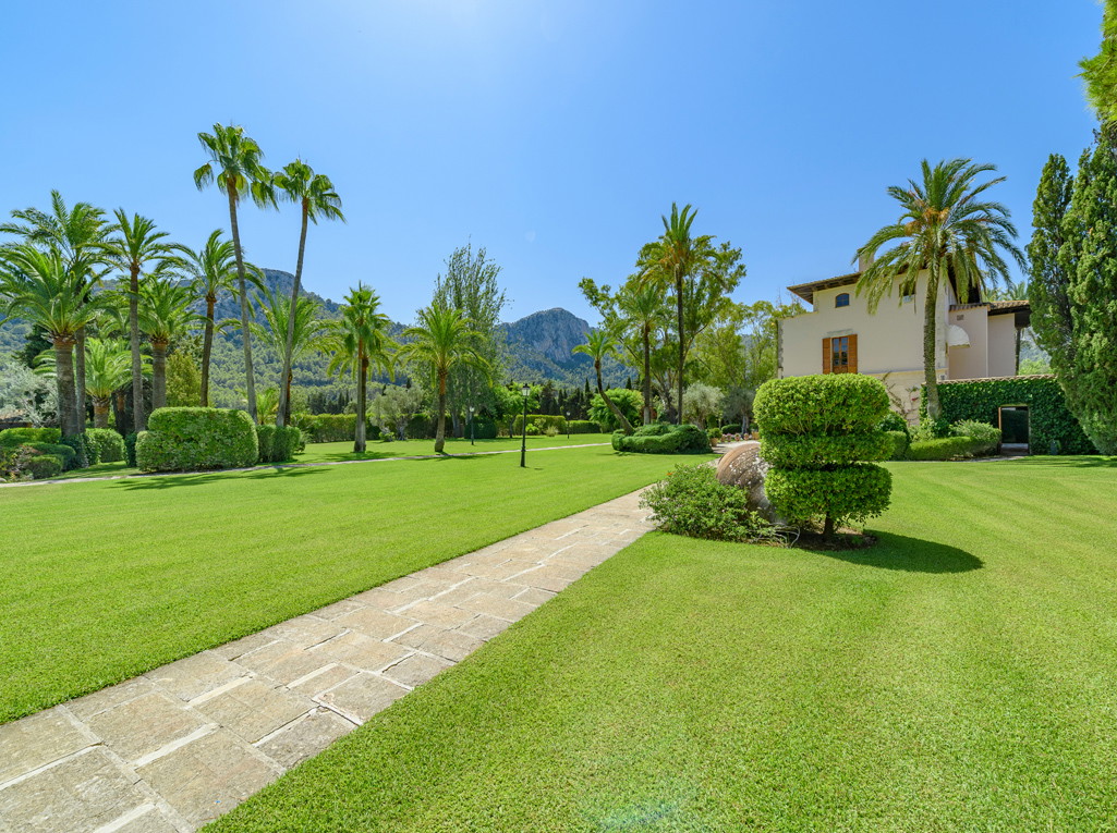 A grand 'finca' in Pollensa-11