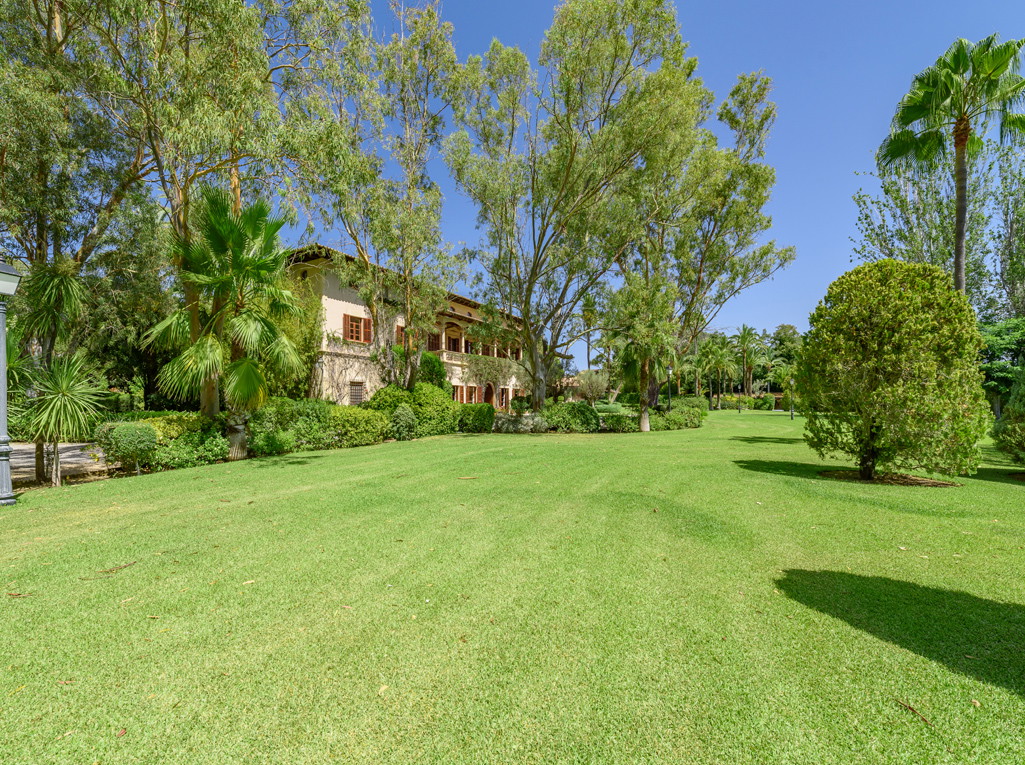 A grand 'finca' in Pollensa-12