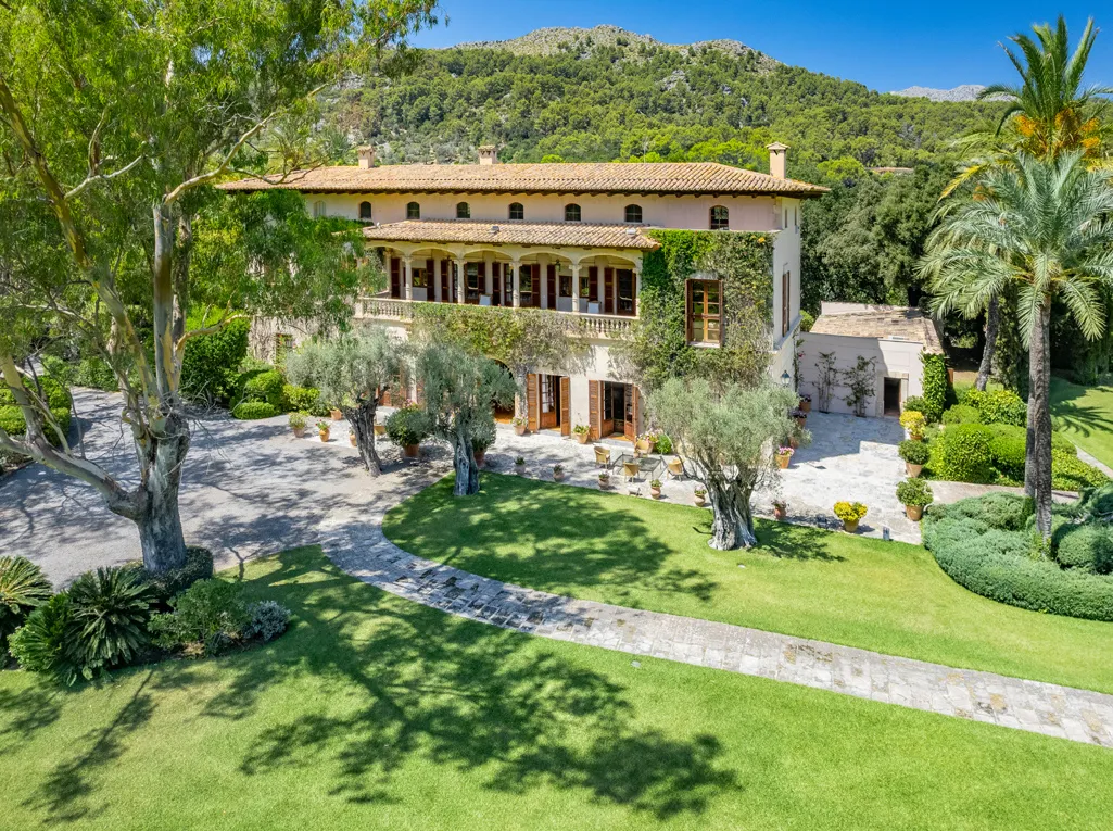 A grand 'finca' in Pollensa-3