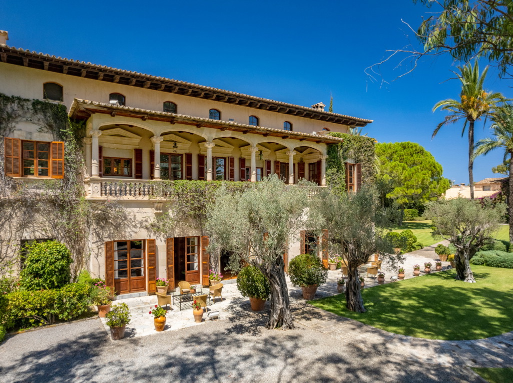 A grand 'finca' in Pollensa-14