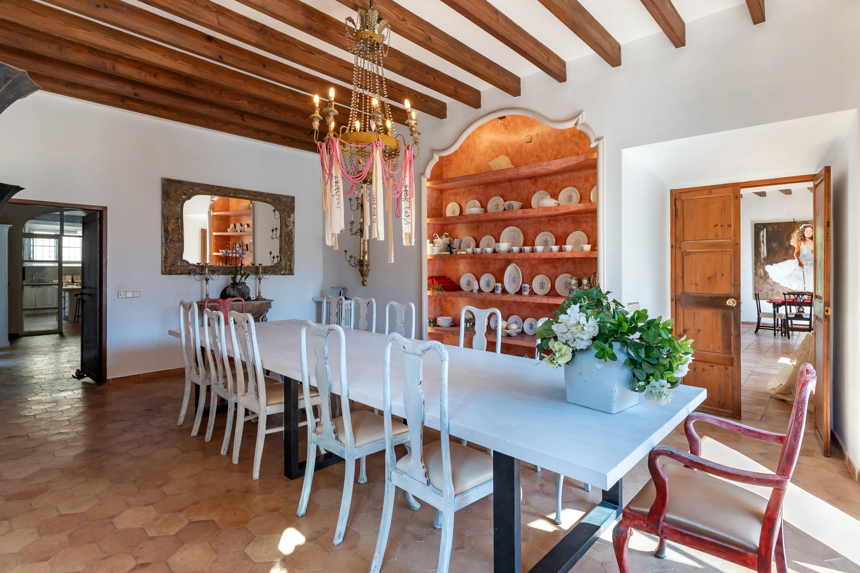 Средиземноморский особняк с историческим характером в самом центре Аларо-8