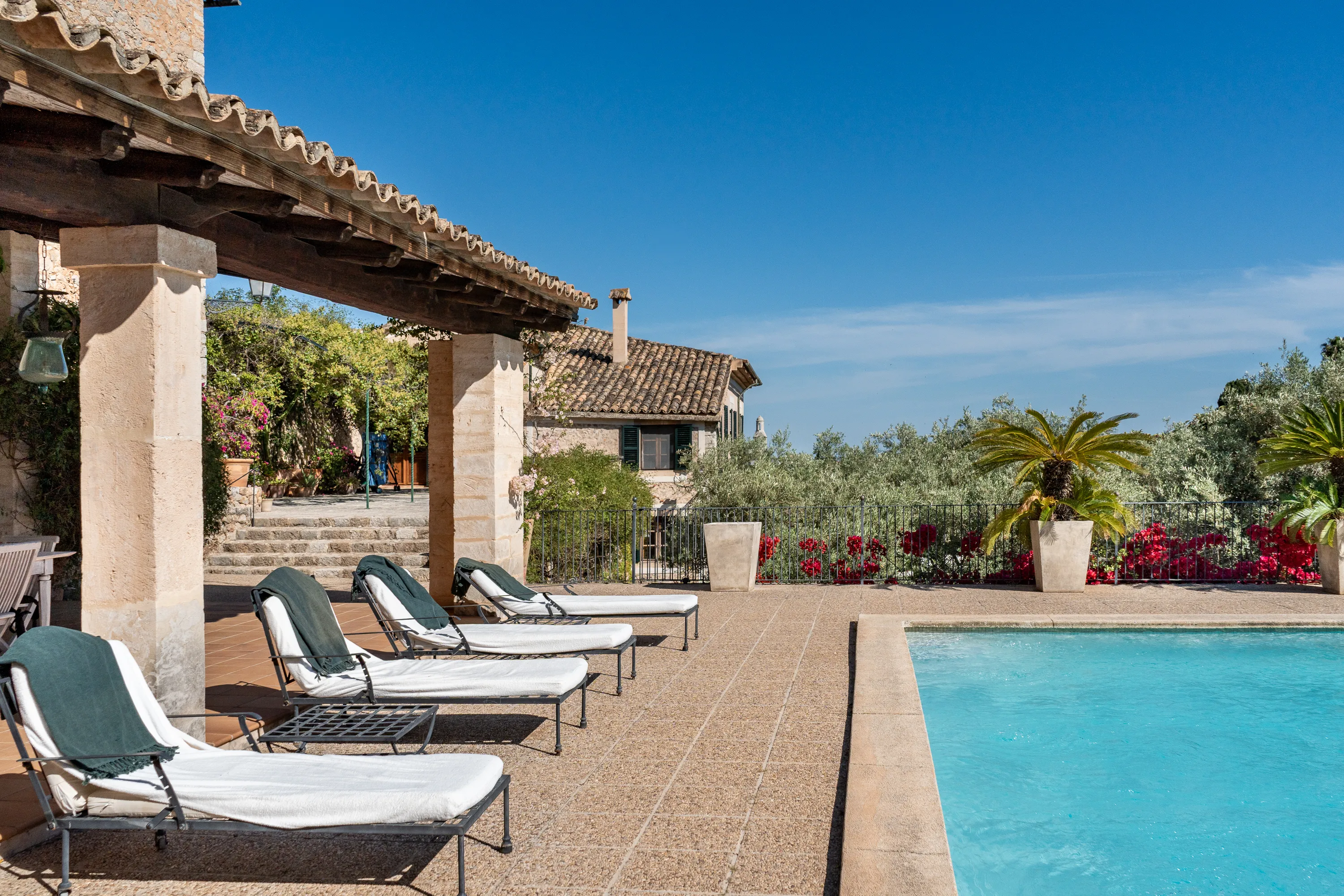 Casa de pueblo mediterráneo con alma histórica-19