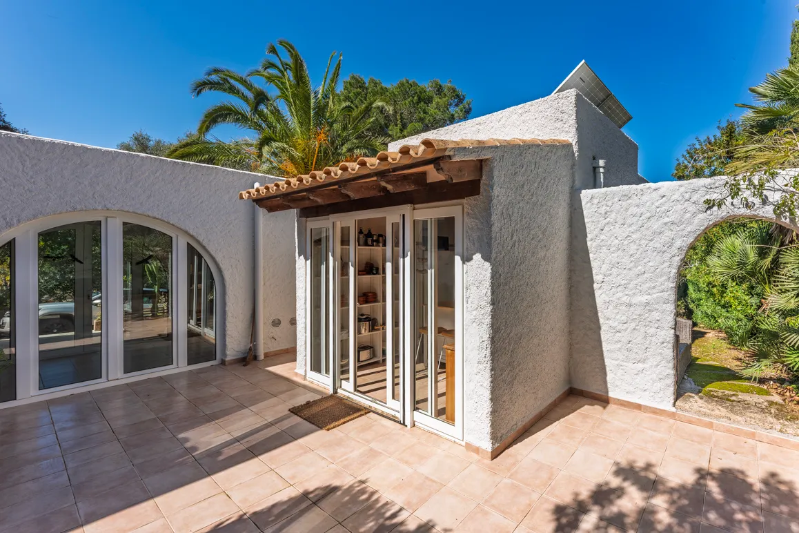 Chalet modernizado con jardín y piscina de agua salada en Betlem-5