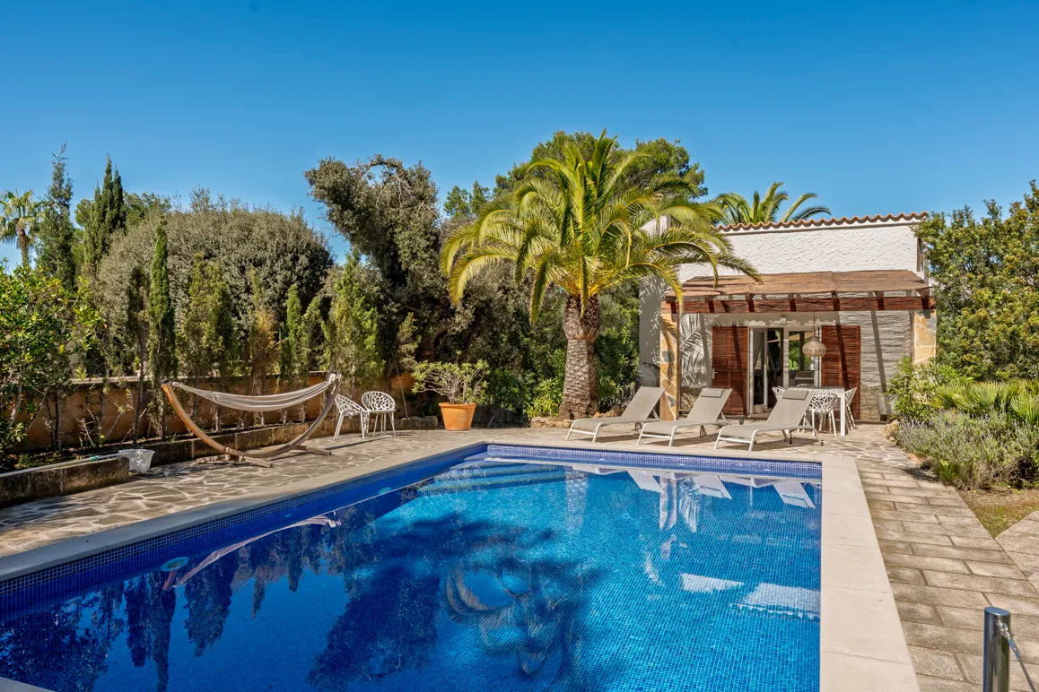 Chalet modernizado con jardín y piscina de agua salada en Betlem-1