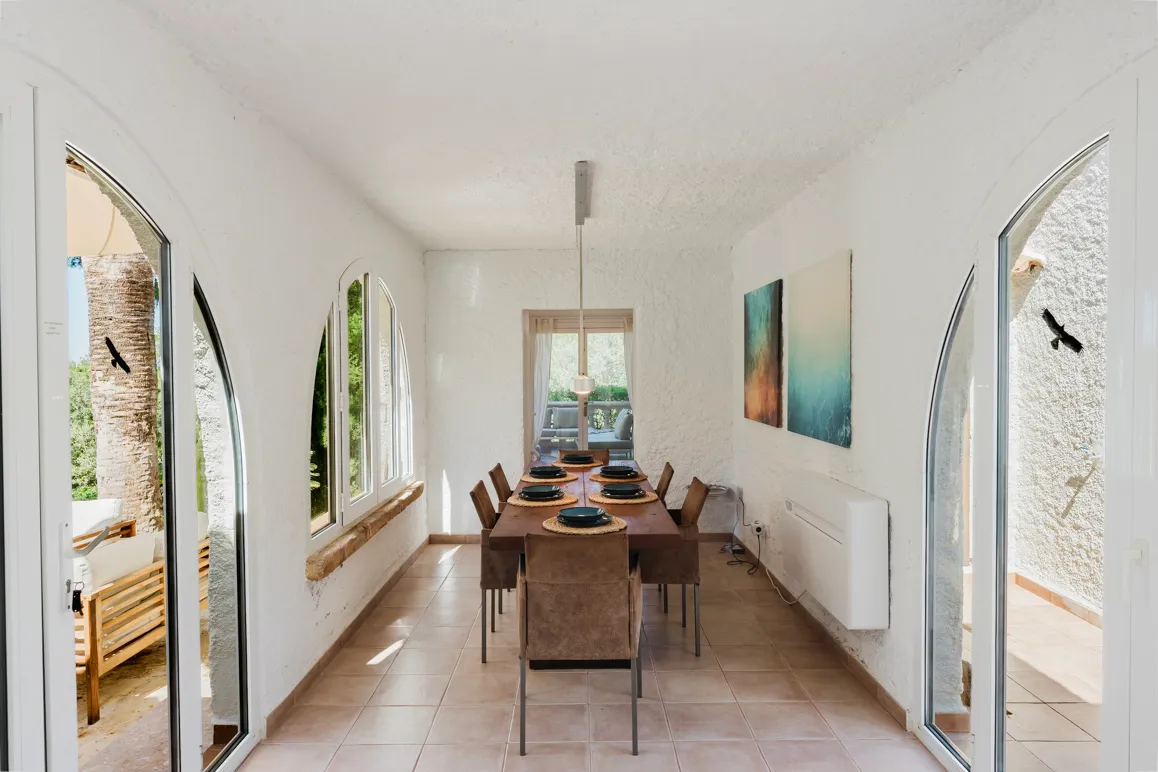 Chalet modernizado con jardín y piscina de agua salada en Betlem-9