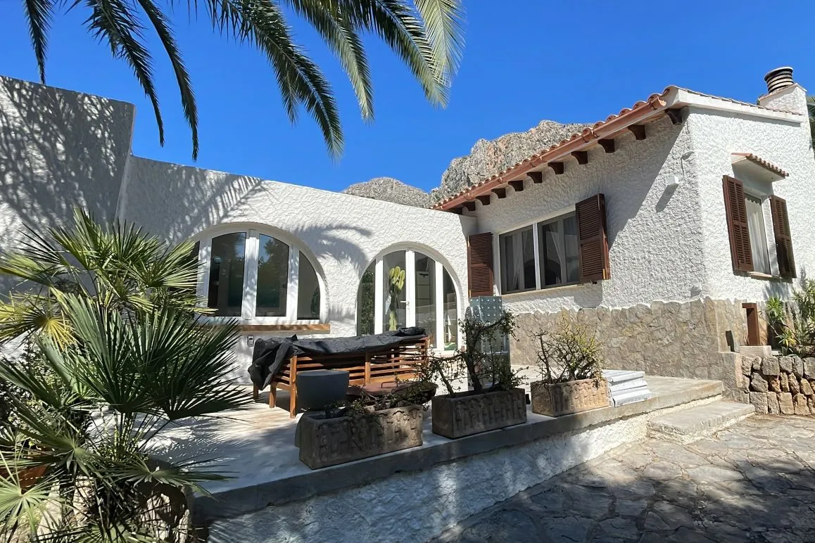 Chalet modernizado con jardín y piscina de agua salada en Betlem-2