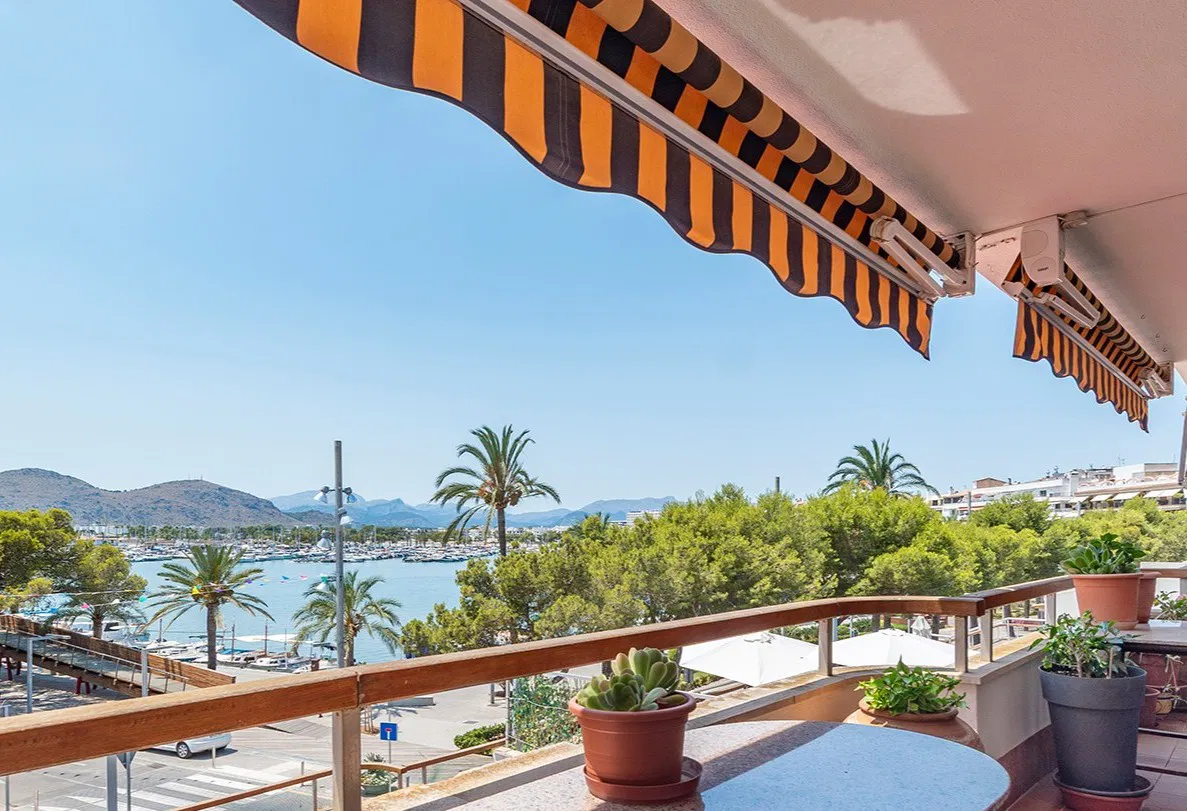 Elegant apartment on the seafront promenade of Alcúdia-1