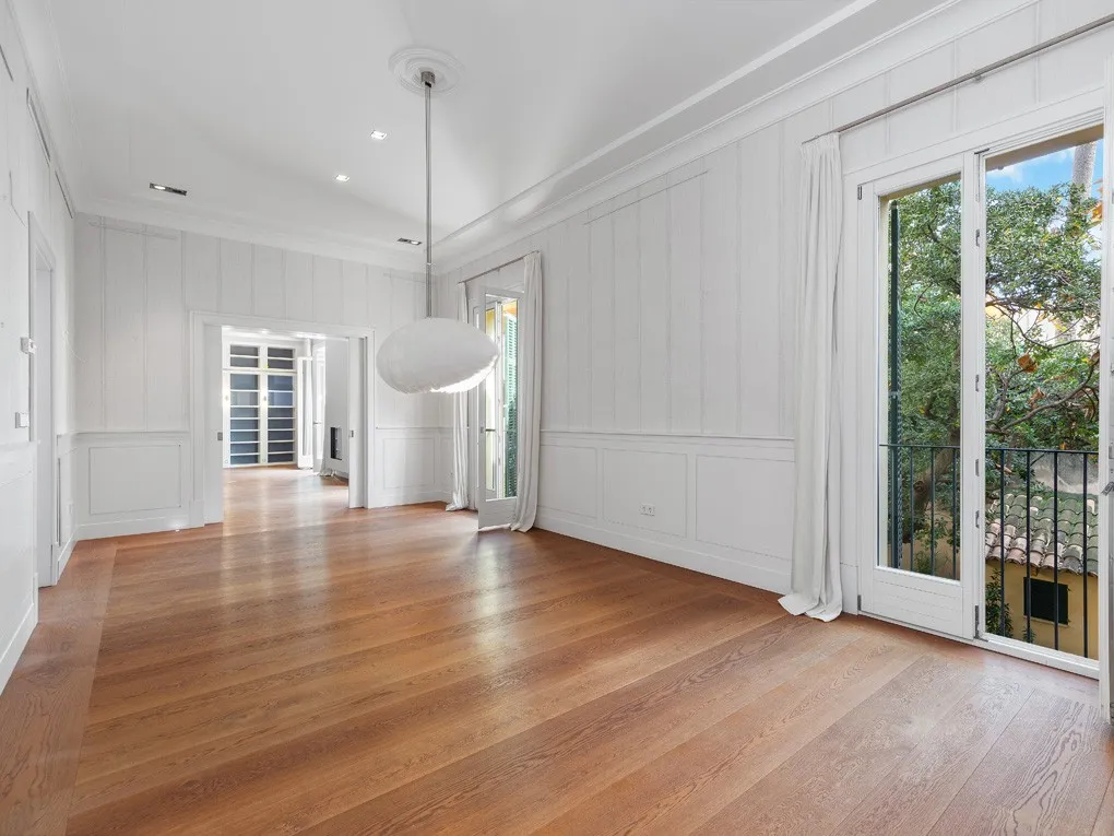 Impressive designer belle étage with lift and parking space in the upmarket San Jaume district-3