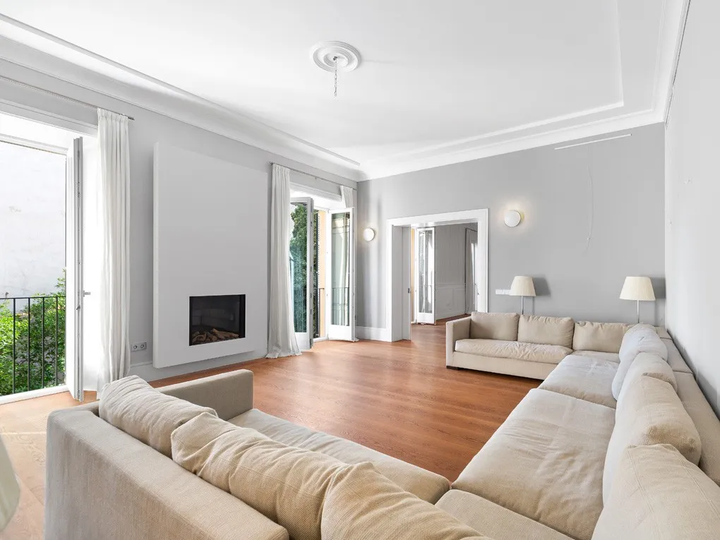 Impressive designer belle étage with lift and parking space in the upmarket San Jaume district-1