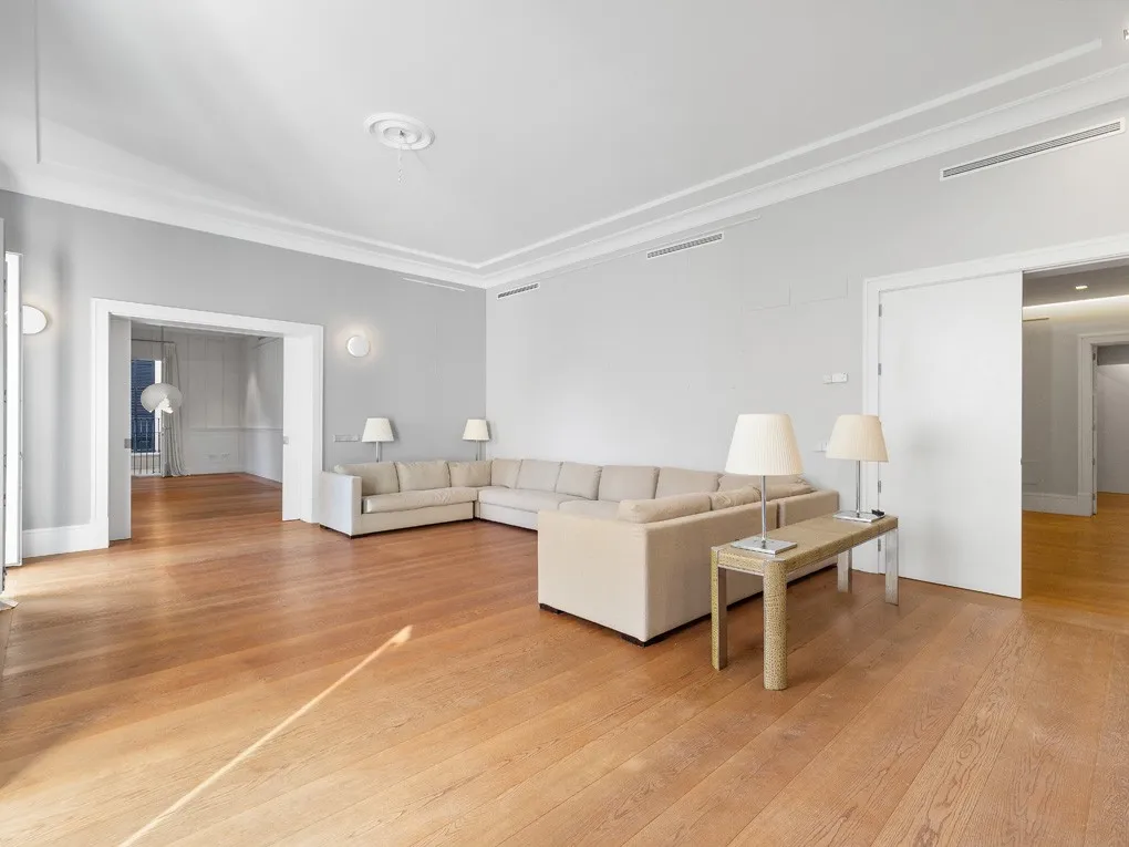 Impressive designer belle étage with lift and parking space in the upmarket San Jaume district-2