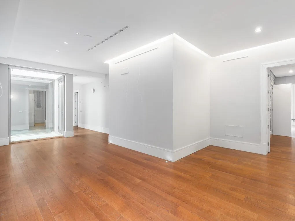 Impressive designer belle étage with lift and parking space in the upmarket San Jaume district-4