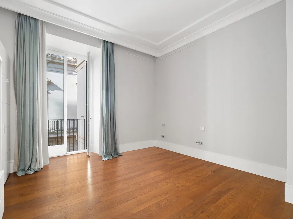 Impressive designer belle étage with lift and parking space in the upmarket San Jaume district-8