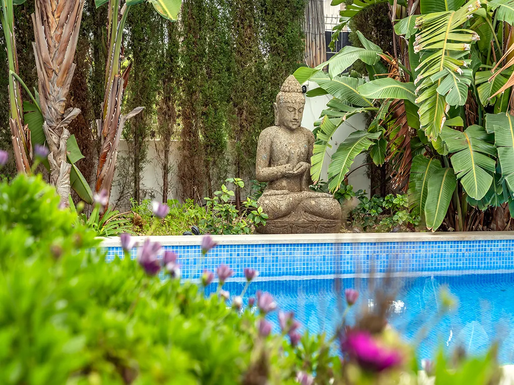 Vila moderna amb piscina prop de la platja-17