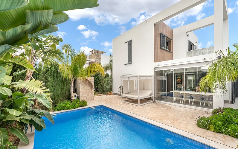 Nowoczesna willa z basenem w pobliżu plaży