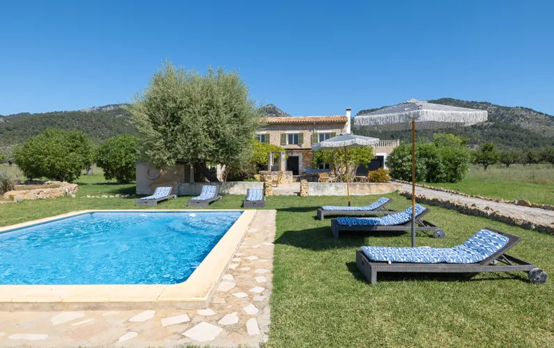 Piękna finca z basenem, widokiem na Tramuntana i licencją na wynajem wakacyjny