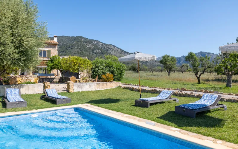 Stunning finca with pool, Tramuntana views and ETV license