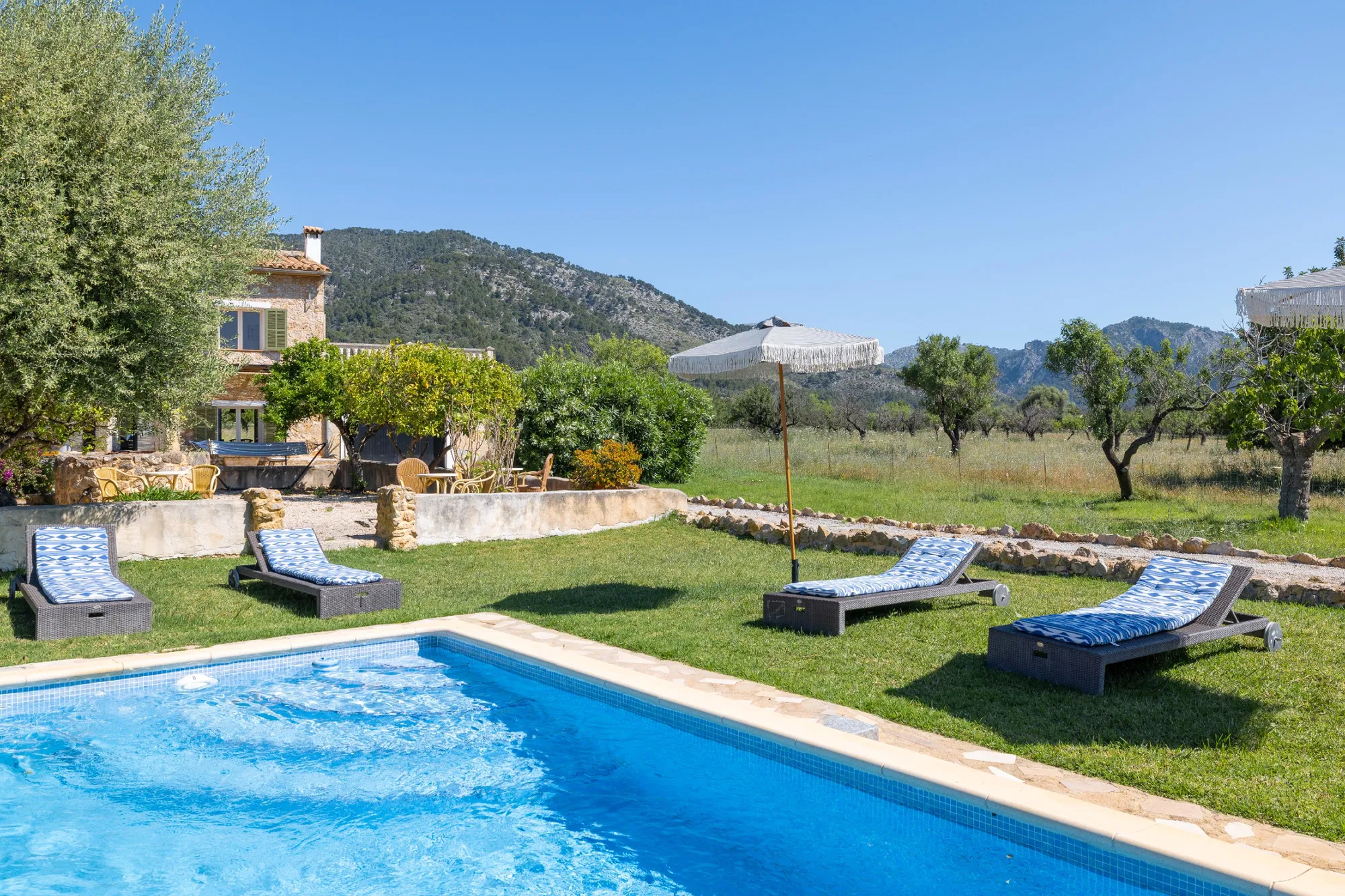 Belle finca avec piscine, vue sur la Tramuntana et licence de location de vacances-2