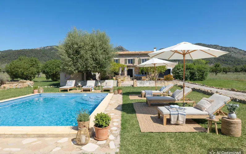 Stunning finca with pool, Tramuntana views and ETV license
