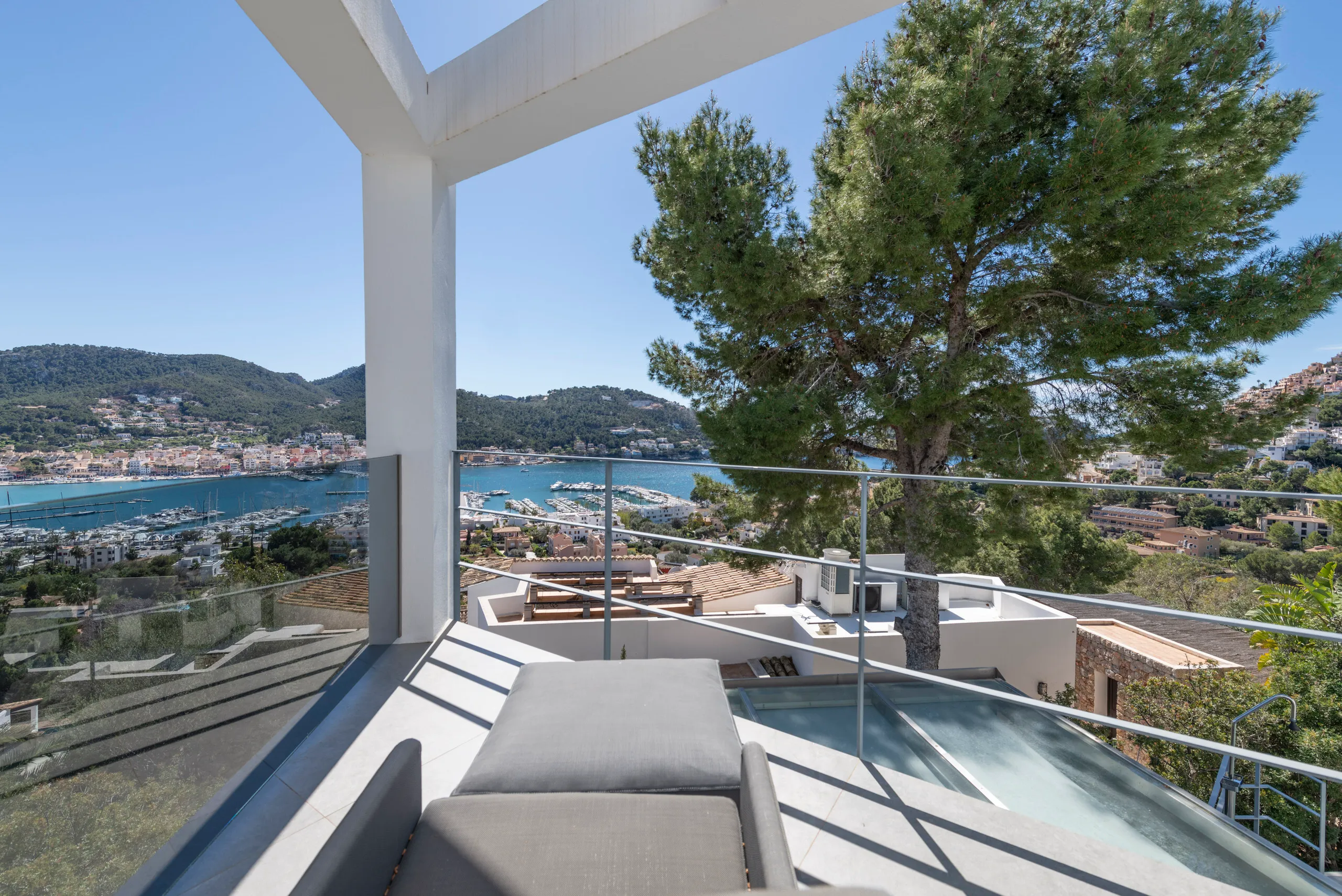 Moderna Vila de disseny amb vista al port a Port Andratx-13