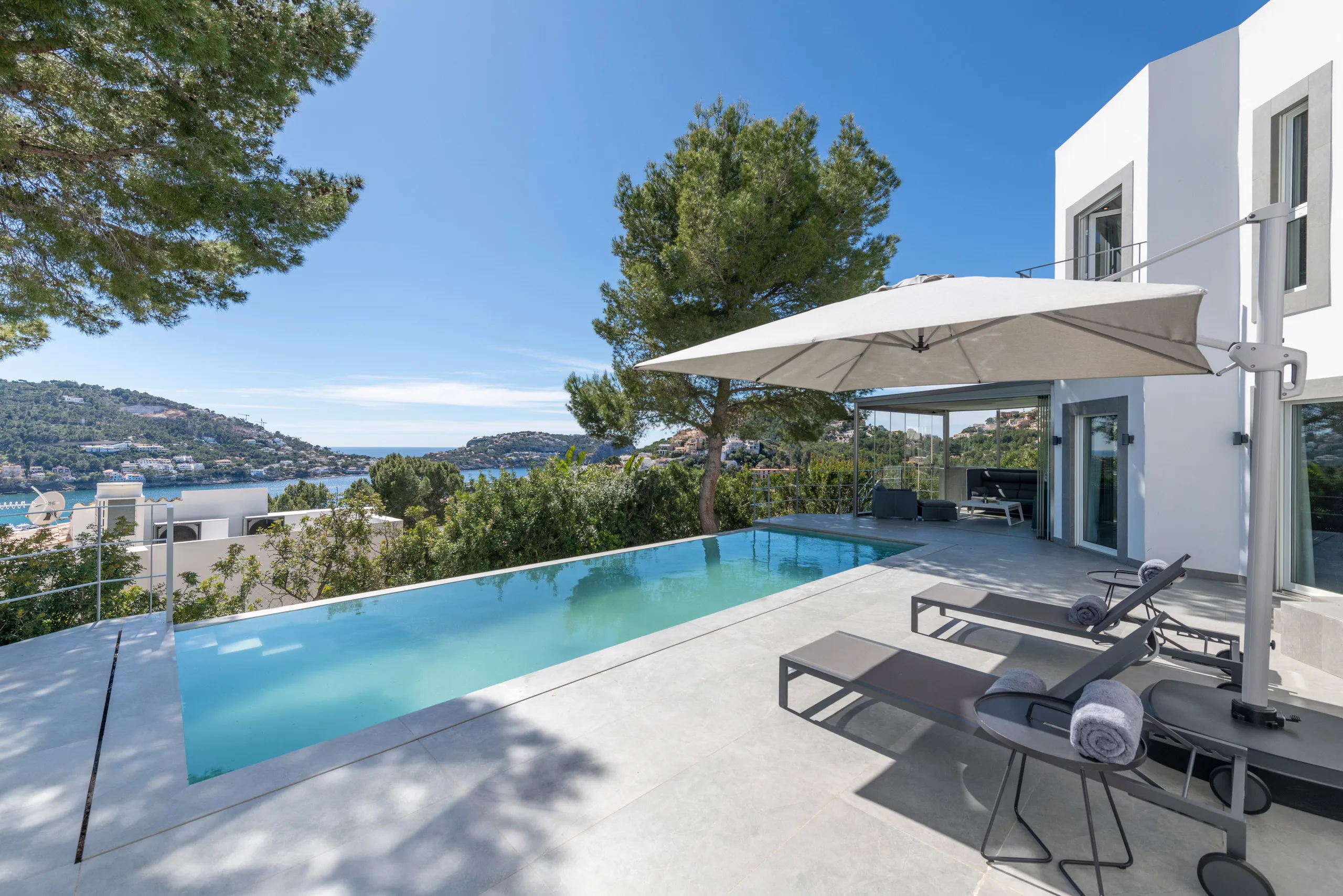 Moderna Vila de disseny amb vista al port a Port Andratx-1