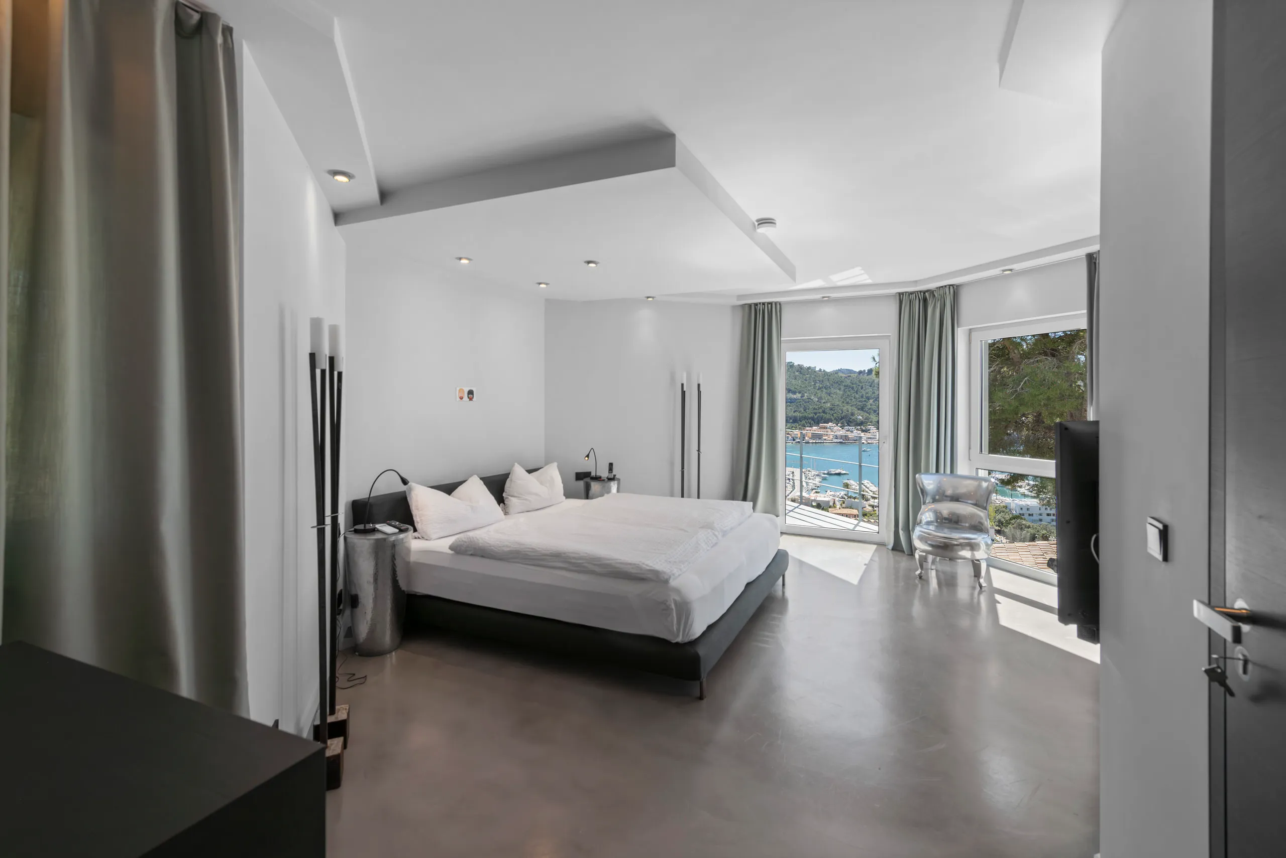 Moderna Vila de disseny amb vista al port a Port Andratx-17