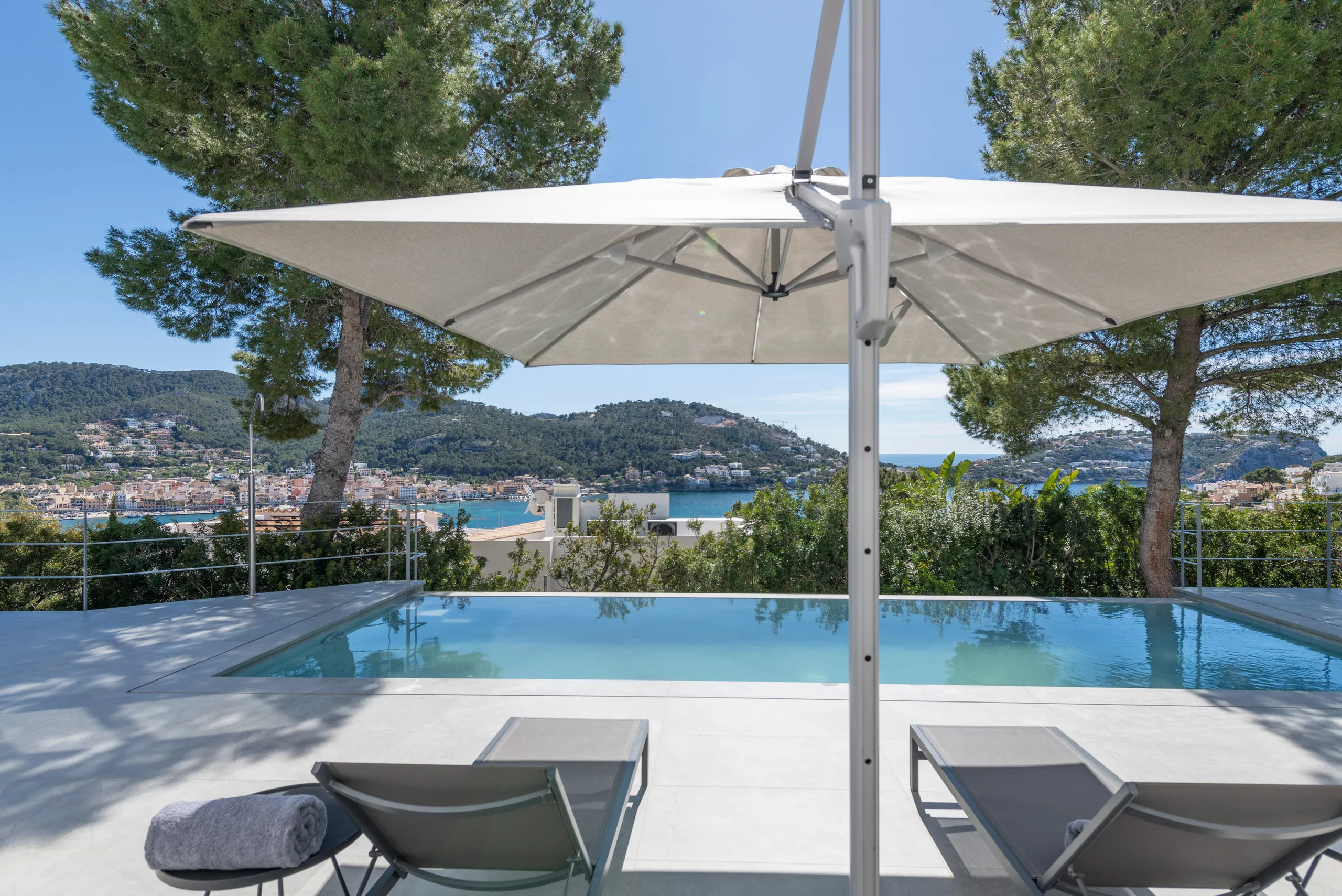 Moderna Vila de disseny amb vista al port a Port Andratx-2