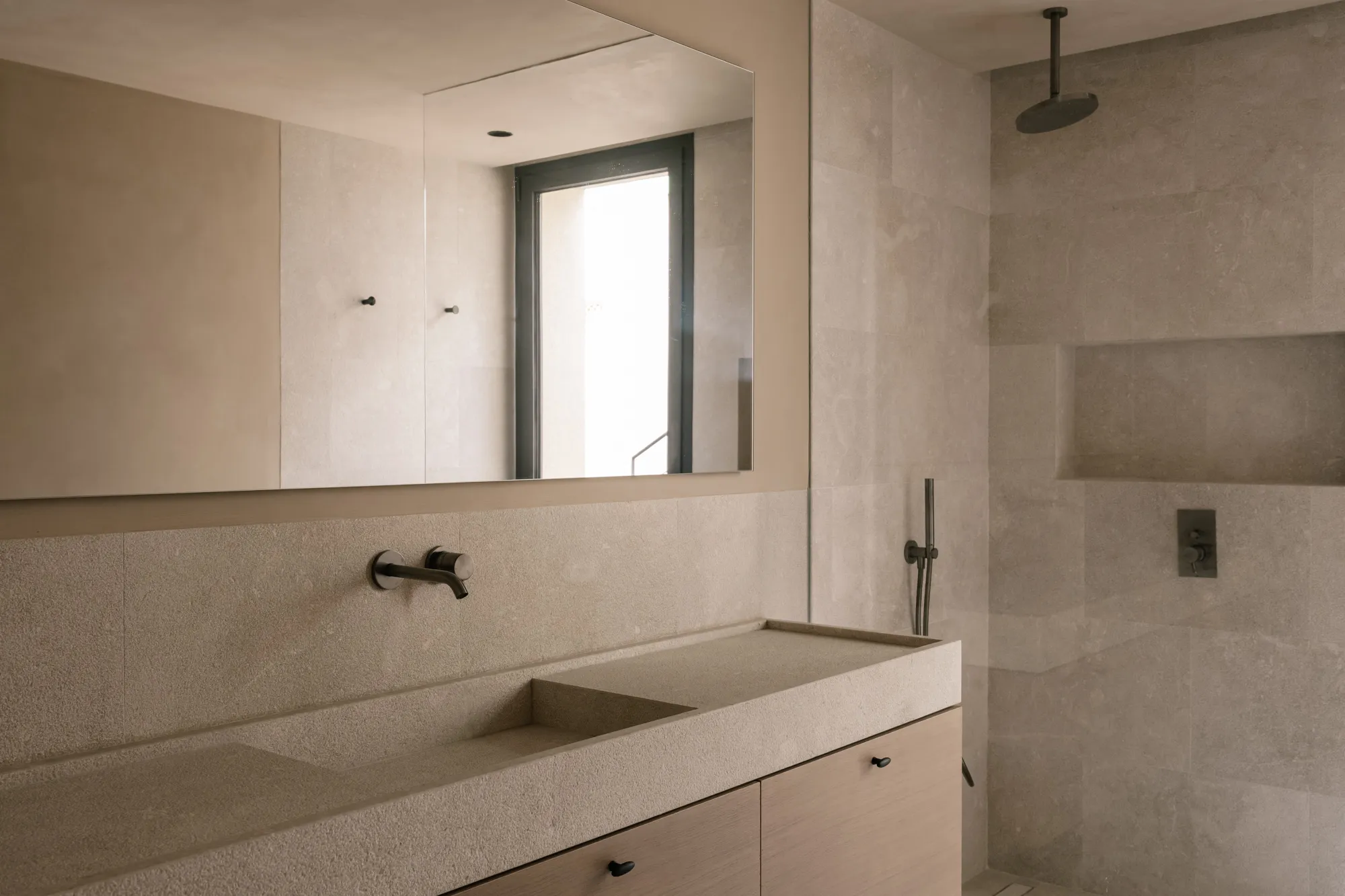 Im Bau befindliches Dorfhaus in Establiments-11