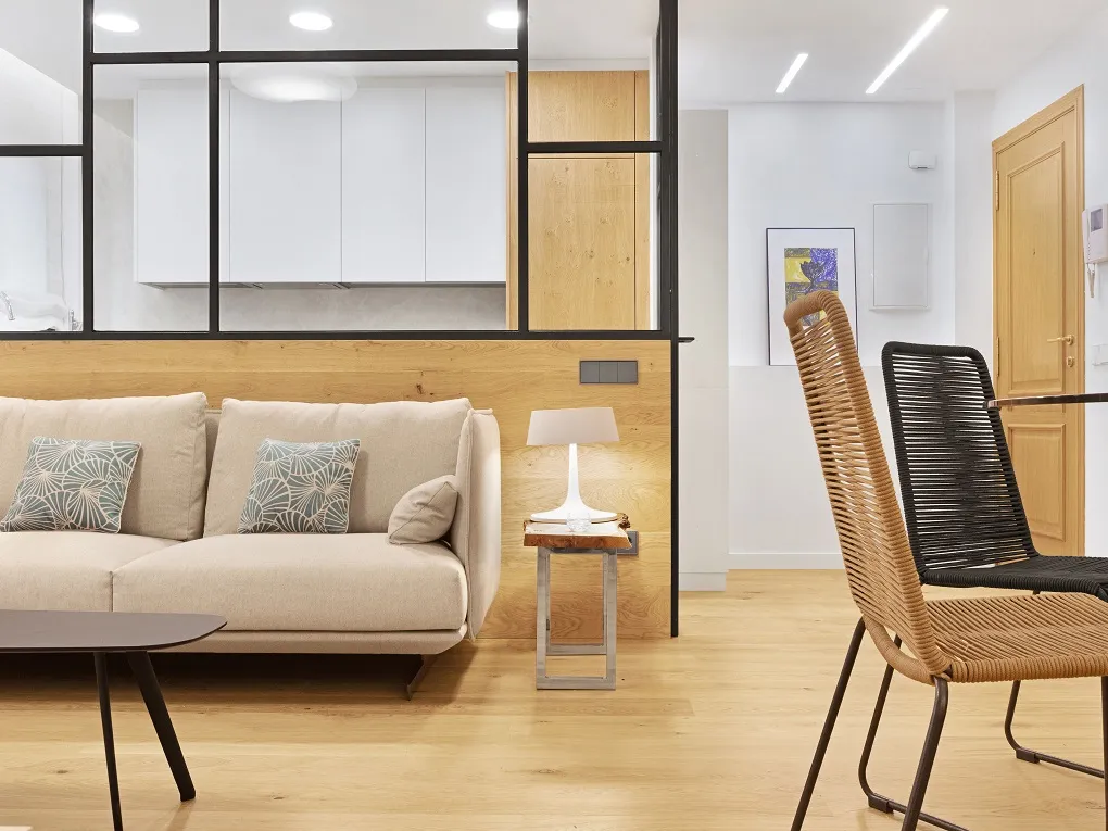 Renoveret designerlejlighed med balkon og elevator, tæt på Jaime III-1