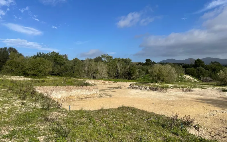 Działka z pozwoleniem na budowę ekskluzywnej finki w pobliżu Son Carrió