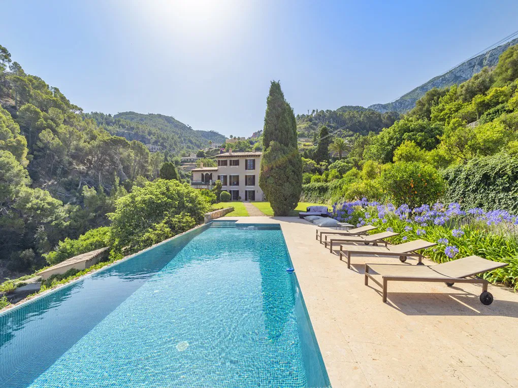 Schöne Finca mit Pool und atemberaubender Aussicht in Banyalbufar – befristete Miete-1